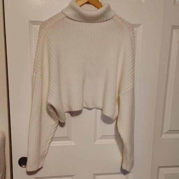 Windsor Chunky Knit Cropped Turtleneck Acrylic Sweater - Picture 1 of 6